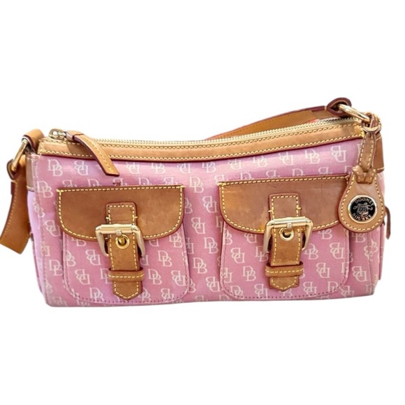 $100 (𝙇𝘼𝙎𝙏 𝘾𝙃𝘼𝙉𝘾𝙀)VTG DOONEY & BOURKE BAGUETTE CANVAS-LEATHER SHOULDER BAG - Picture 1 of 11